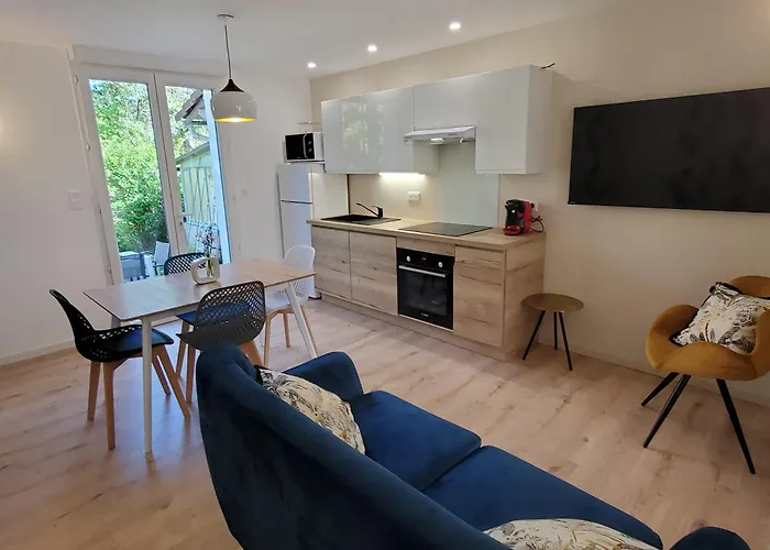 Joli Appart 2 Chambres En Centre Ville - Parking Et Jardin